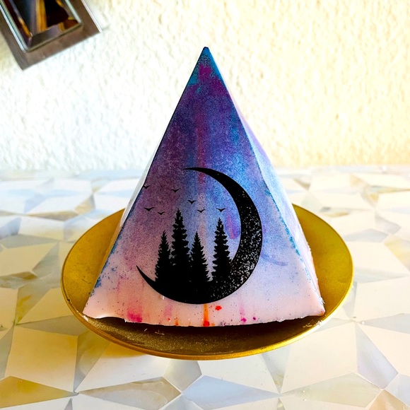 NWT Mountain Lavender Candle - Picture 1 of 3